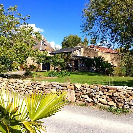 D'hotes Du Manoir Du Salmon Bed & Breakfast 3*