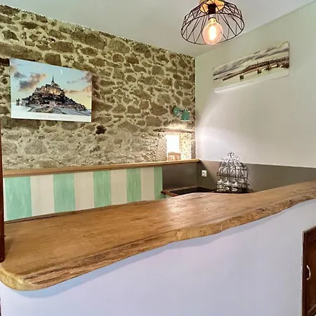 D'hotes Du Manoir Du Salmon Bed & Breakfast